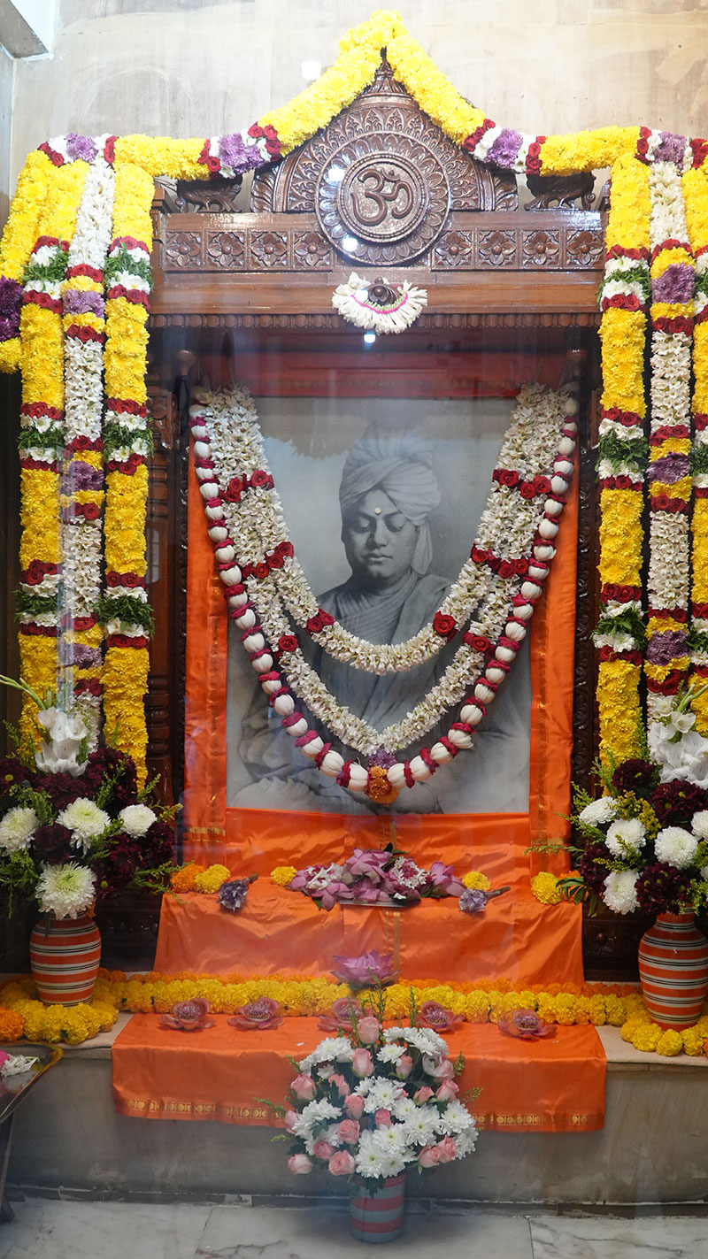 164th Jayanti of Swami Vivekananda (Photos)